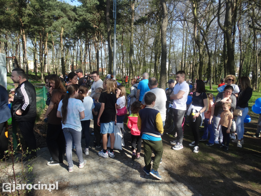 Pierwsze ze 10.000 drzew w Jarocinie zasadzone