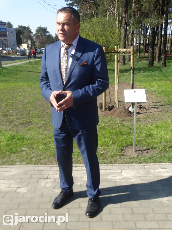 Pierwsze ze 10.000 drzew w Jarocinie zasadzone