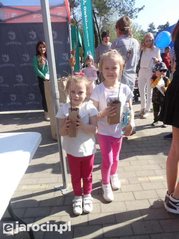 Pierwsze ze 10.000 drzew w Jarocinie zasadzone