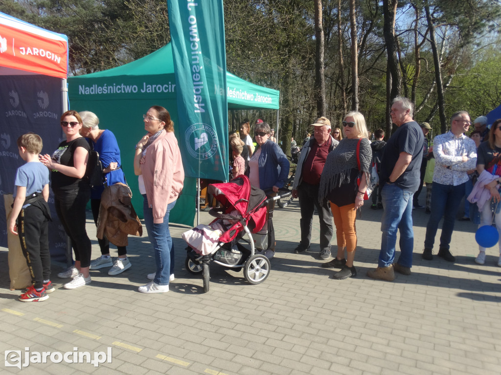 Pierwsze ze 10.000 drzew w Jarocinie zasadzone