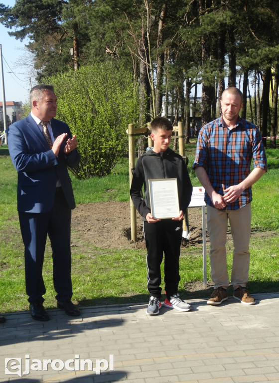 Pierwsze ze 10.000 drzew w Jarocinie zasadzone