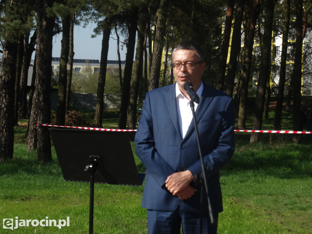 Pierwsze ze 10.000 drzew w Jarocinie zasadzone