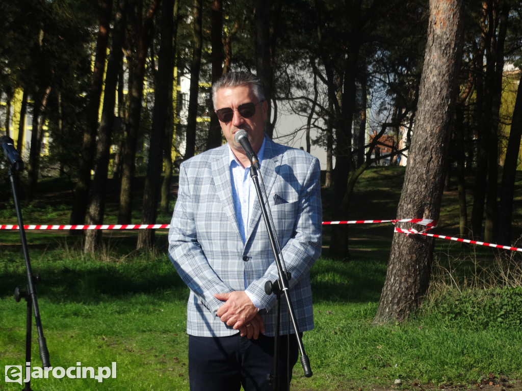 Pierwsze ze 10.000 drzew w Jarocinie zasadzone