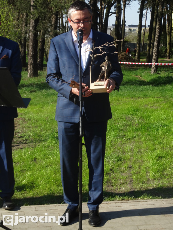 Pierwsze ze 10.000 drzew w Jarocinie zasadzone