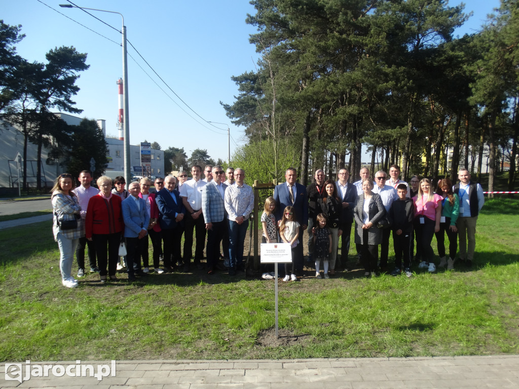 Pierwsze ze 10.000 drzew w Jarocinie zasadzone
