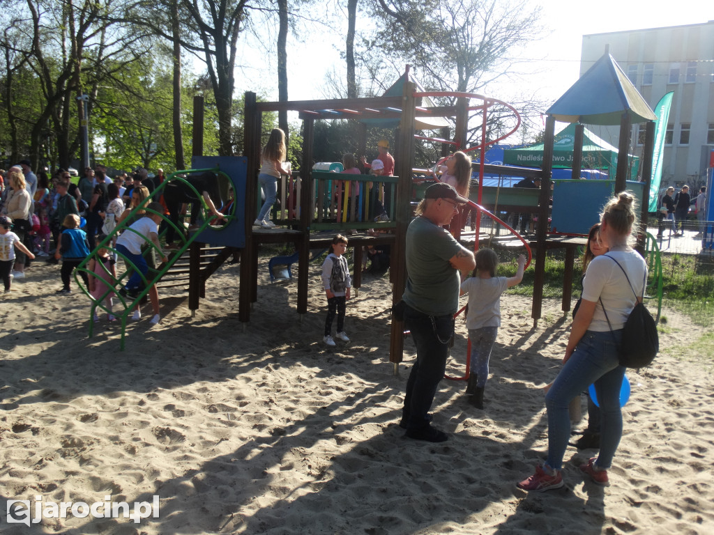 Pierwsze ze 10.000 drzew w Jarocinie zasadzone