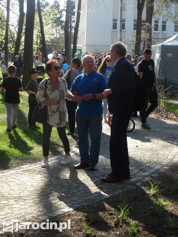 Pierwsze ze 10.000 drzew w Jarocinie zasadzone