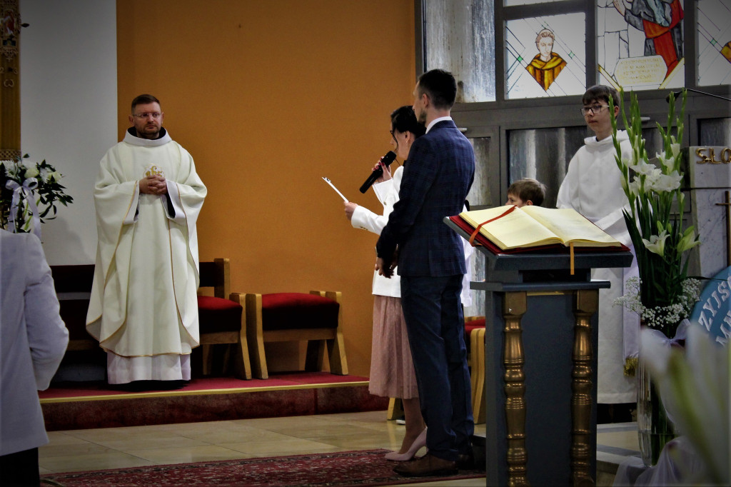 Pierwsza Komunia Święta w parafii pw. św. Antoniego w Jarocinie