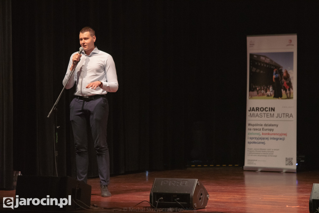 Konferencja z młodzieżą o młodzieży