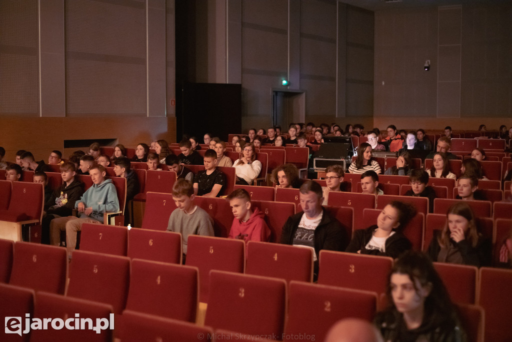 Konferencja z młodzieżą o młodzieży