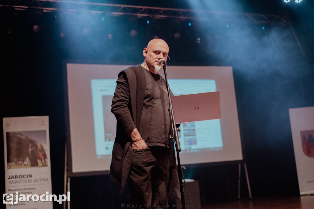 Konferencja z młodzieżą o młodzieży