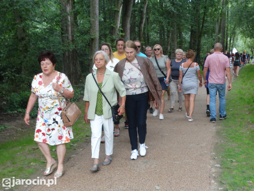 Niedziela przy Młynie w Wilkowyi