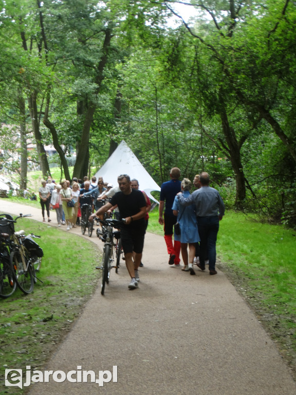 Niedziela przy Młynie w Wilkowyi