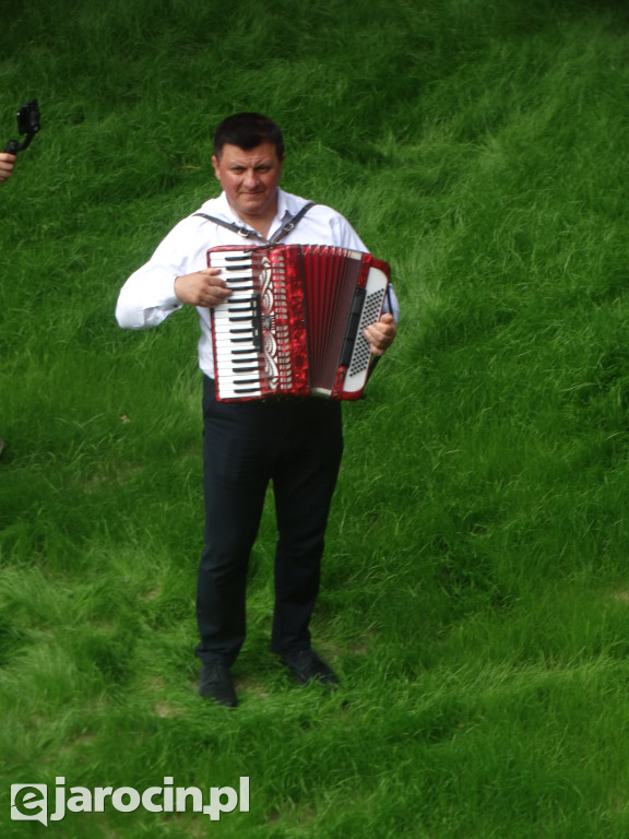 Niedziela przy Młynie w Wilkowyi