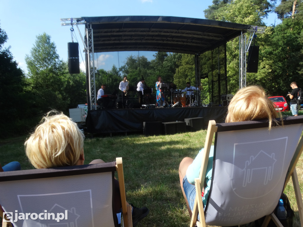 Niedziela przy Młynie w Wilkowyi