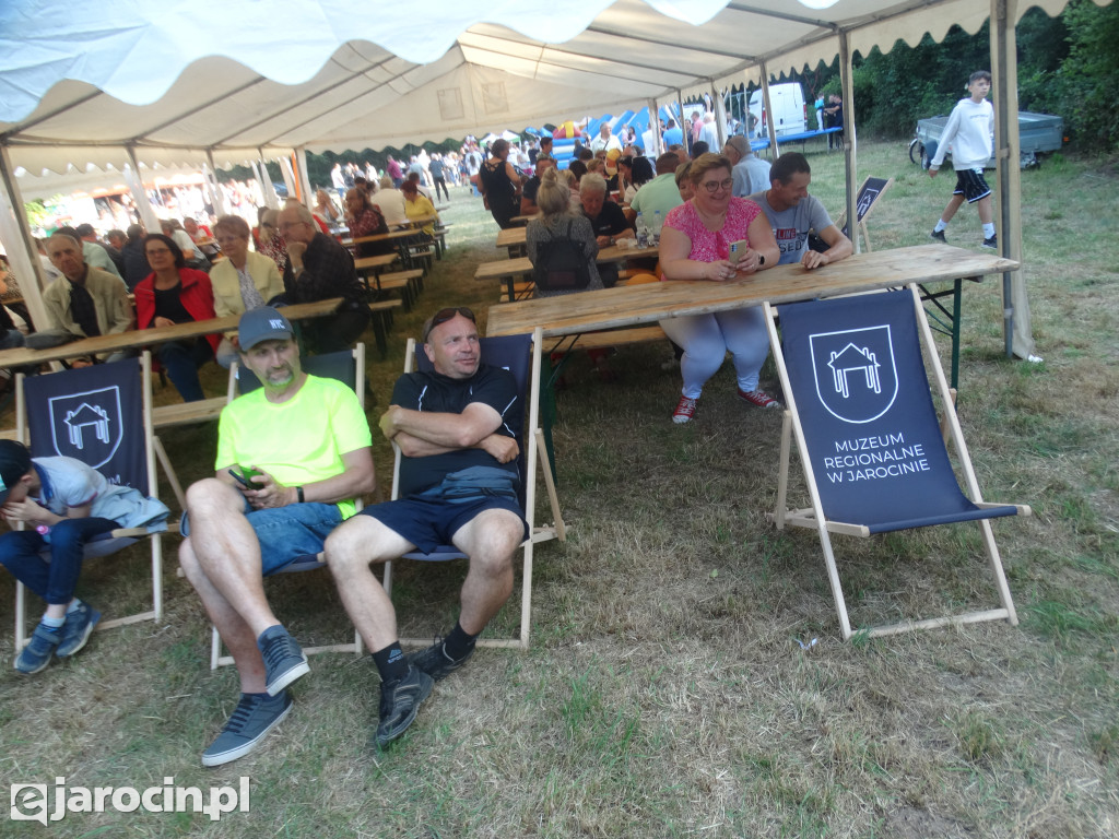 Niedziela przy Młynie w Wilkowyi