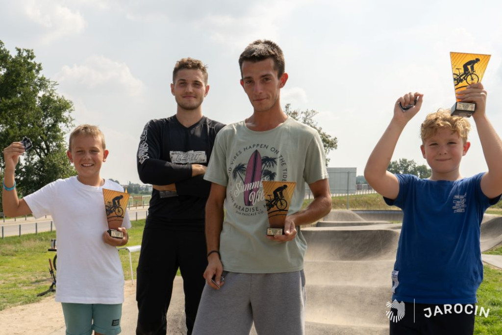 Uczyli się jak dobrze jeździć na pumptracku