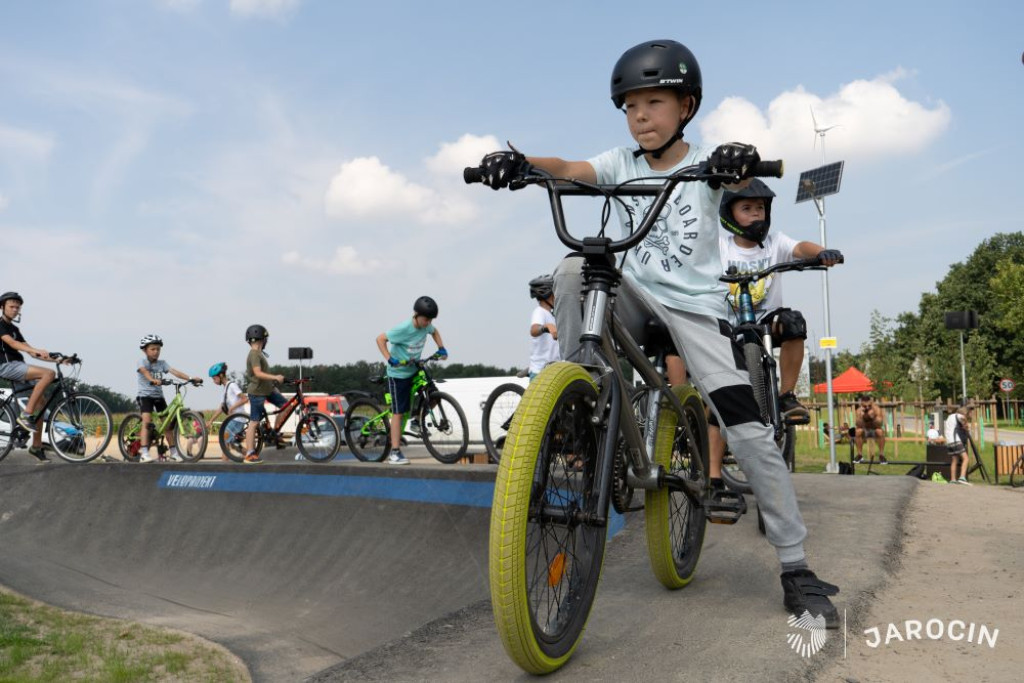 Uczyli się jak dobrze jeździć na pumptracku
