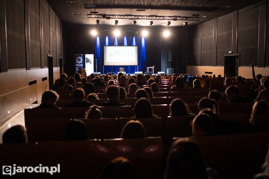 Konferencja z młodzieżą o młodzieży