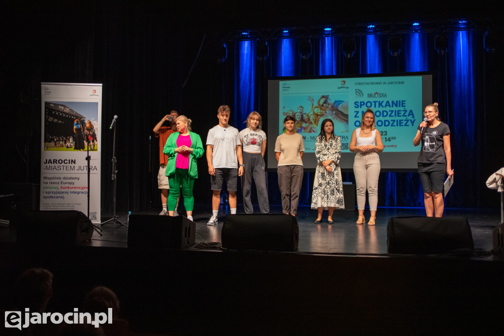 Konferencja z młodzieżą o młodzieży