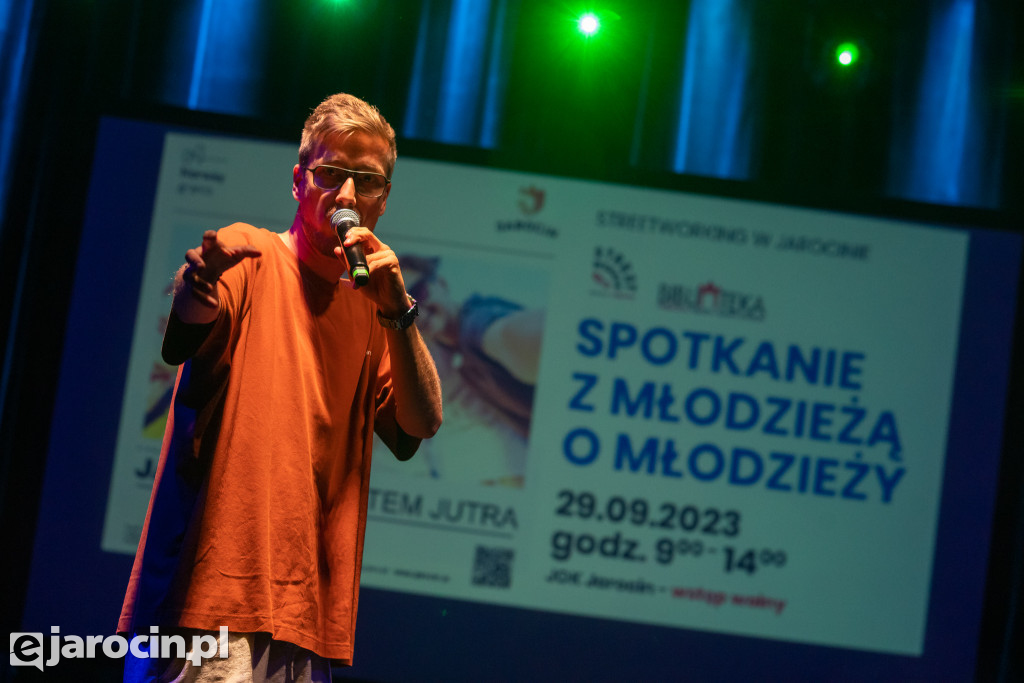 Konferencja z młodzieżą o młodzieży