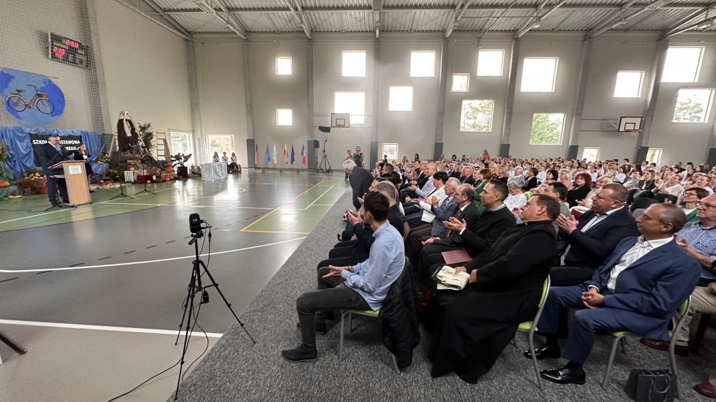 Nadanie imienia Szkole Podstawowej w Witaszycach