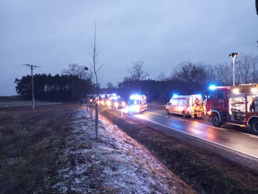 Wypadek busa na krajowej „15”