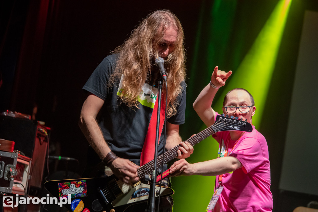 Koncert dla Zuzi. Małej dziewczynki z dużymi problemami