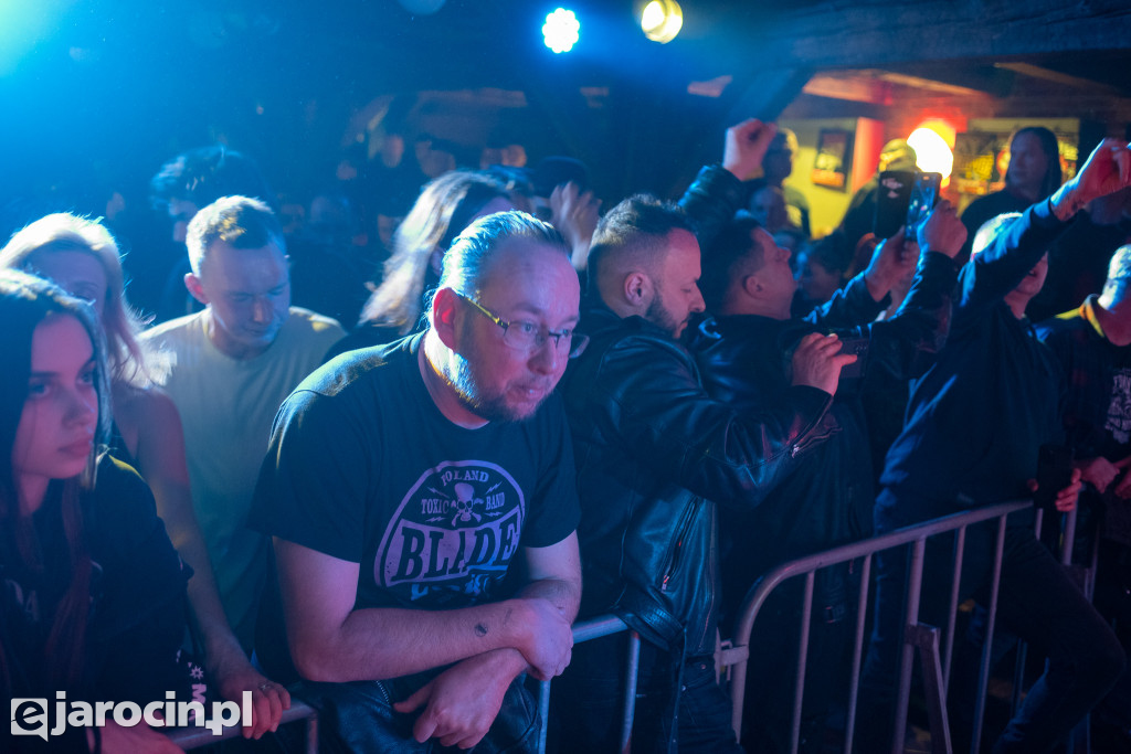 Sedes, Prawda i Czerwone Kościoły w Spichlerzu