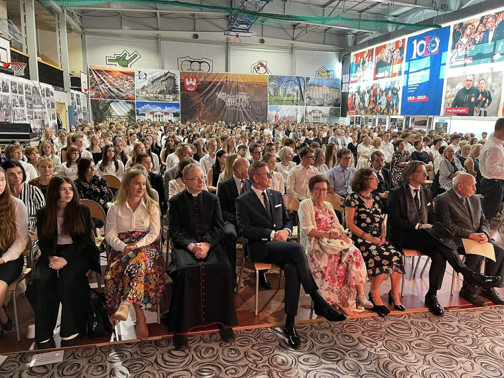 100-lecie nadania imienia jarocińskiemu liceum