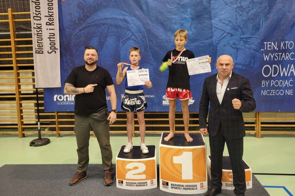 Worek medali dla zawodników Muay Thai Jarocin