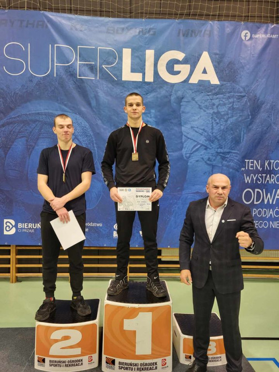 Worek medali dla zawodników Muay Thai Jarocin