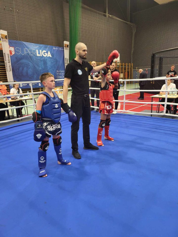 Worek medali dla zawodników Muay Thai Jarocin