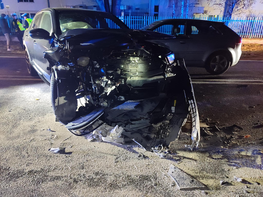 Zderzenie trzech samochodów na krajowej 