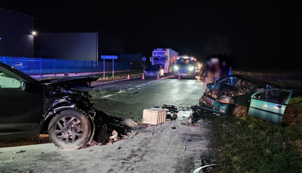 Zderzenie trzech samochodów na krajowej 