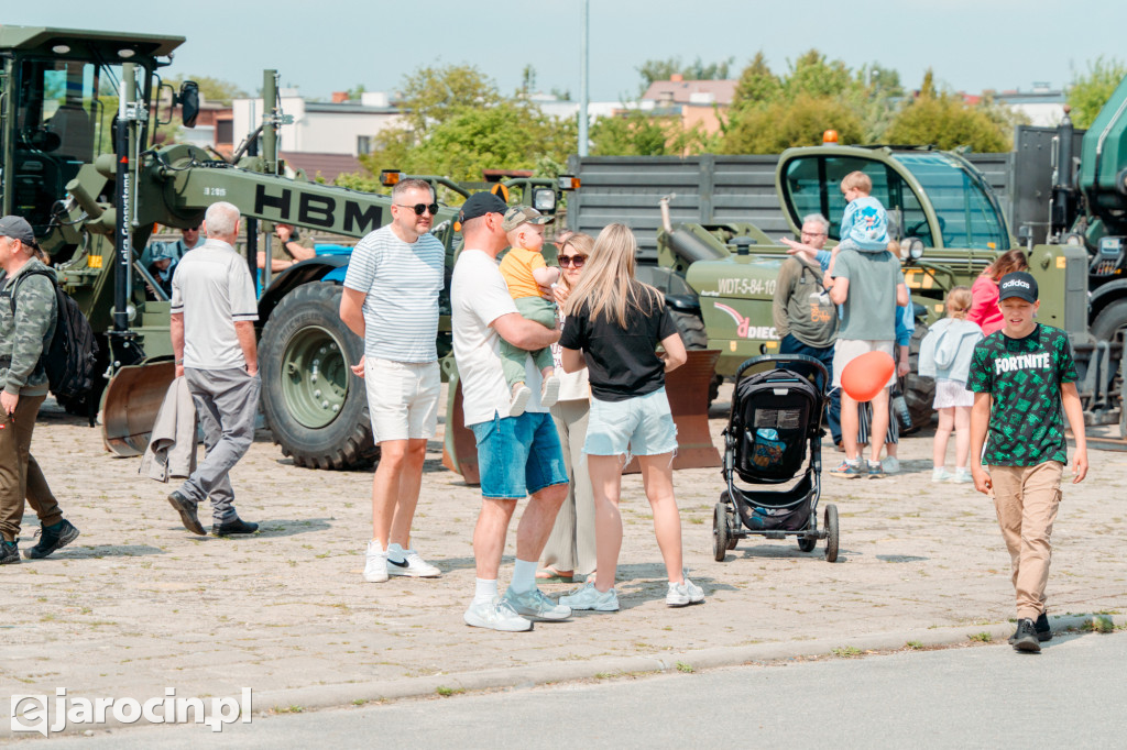 Piknik Militarny i Parada Zabytkowych Samochodów