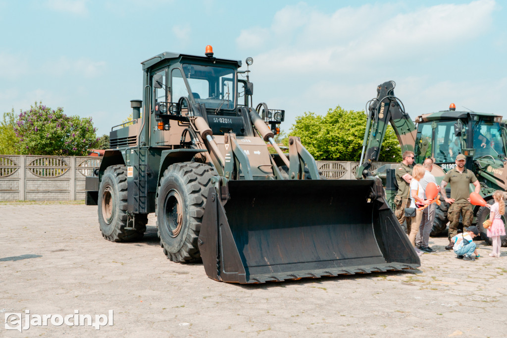 Piknik Militarny i Parada Zabytkowych Samochodów