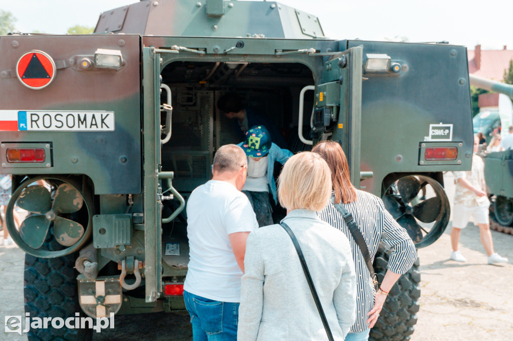 Piknik Militarny i Parada Zabytkowych Samochodów