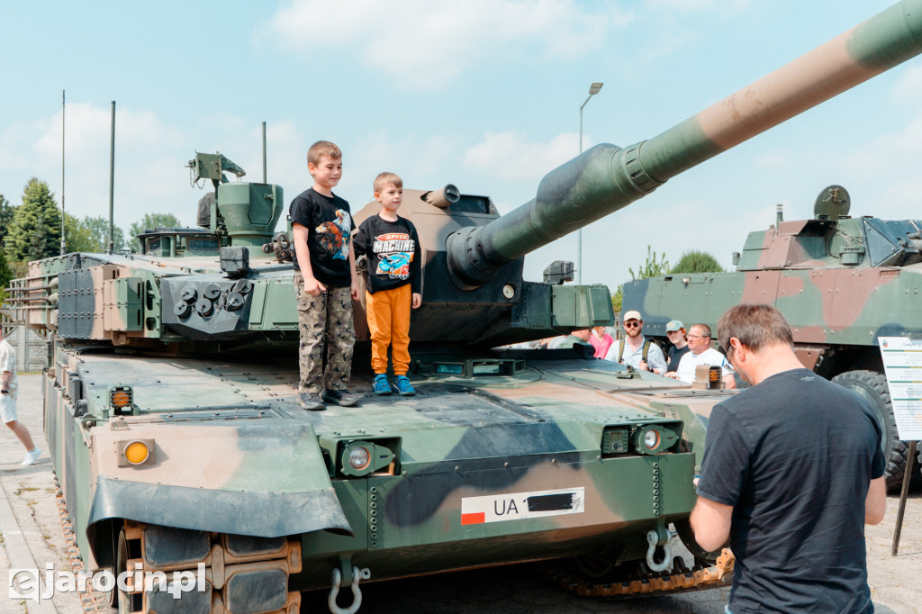 Piknik Militarny i Parada Zabytkowych Samochodów