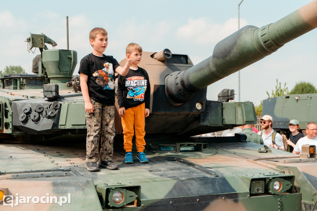 Piknik Militarny i Parada Zabytkowych Samochodów