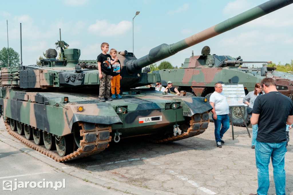 Piknik Militarny i Parada Zabytkowych Samochodów