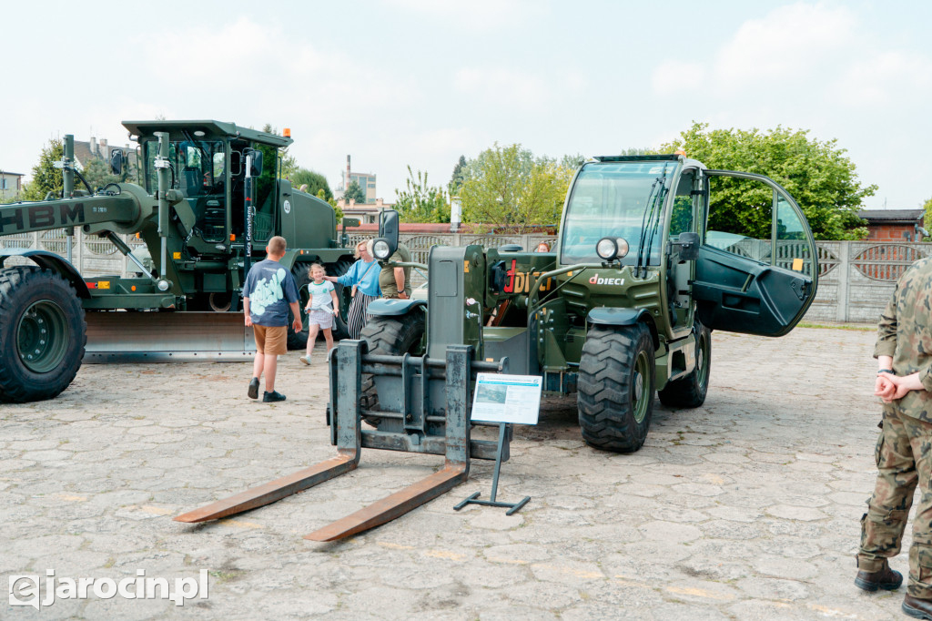 Piknik Militarny i Parada Zabytkowych Samochodów