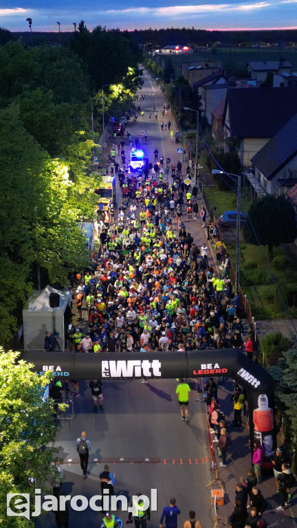 RockRun jarocin 2025 - start nocnego półmaratonu z drona