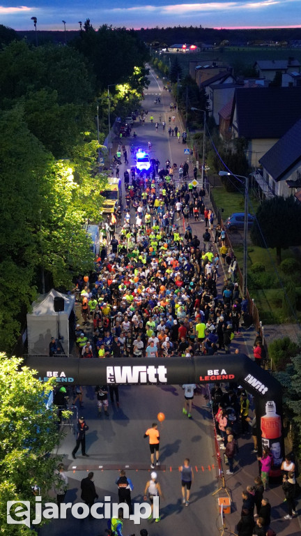 RockRun jarocin 2025 - start nocnego półmaratonu z drona