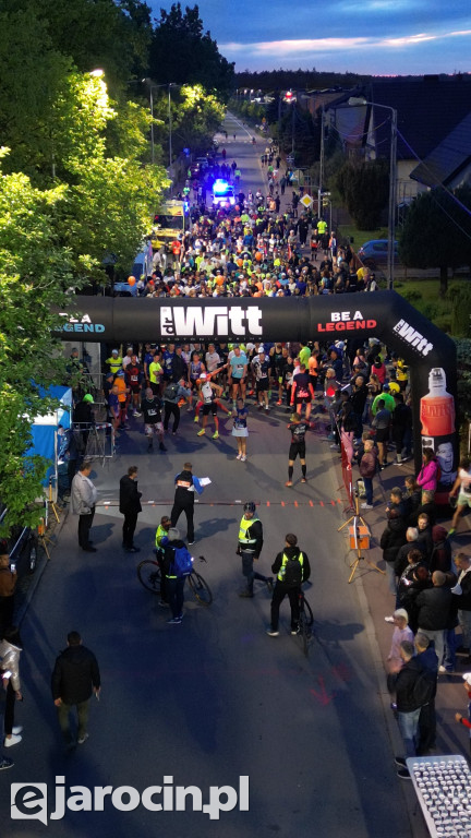RockRun jarocin 2025 - start nocnego półmaratonu z drona