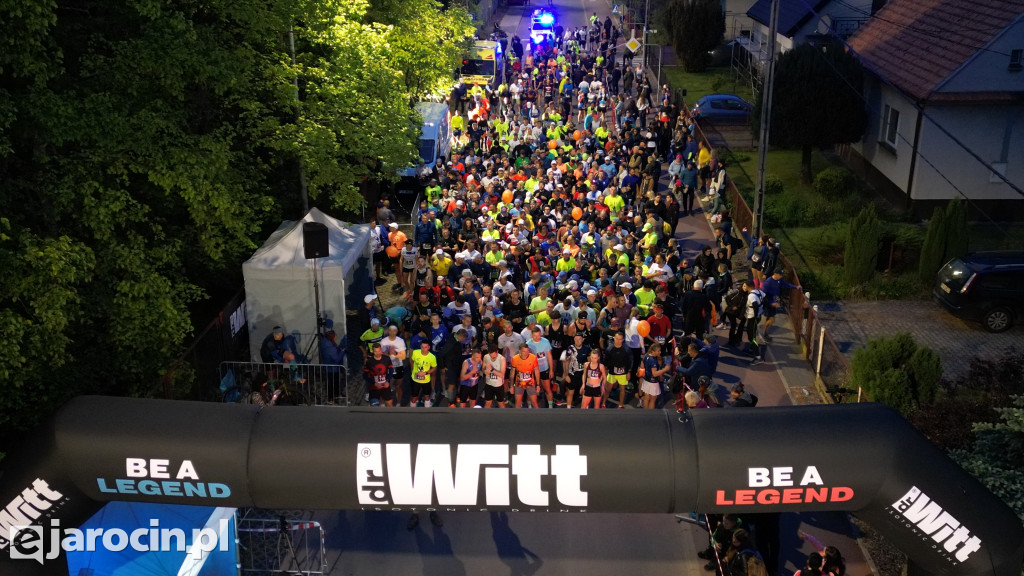 RockRun jarocin 2025 - start nocnego półmaratonu z drona