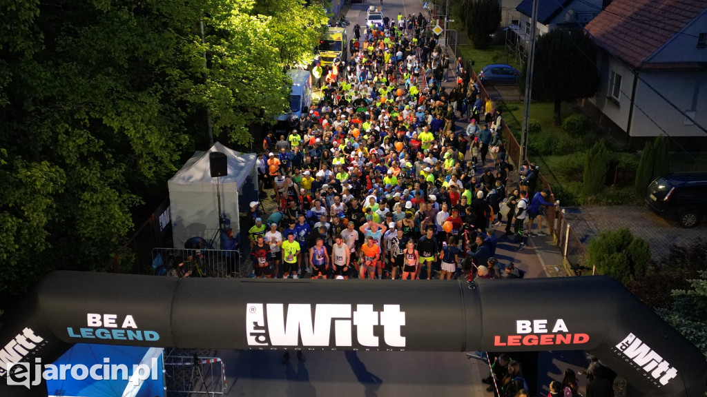 RockRun jarocin 2025 - start nocnego półmaratonu z drona