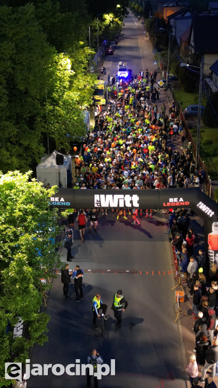 RockRun jarocin 2025 - start nocnego półmaratonu z drona