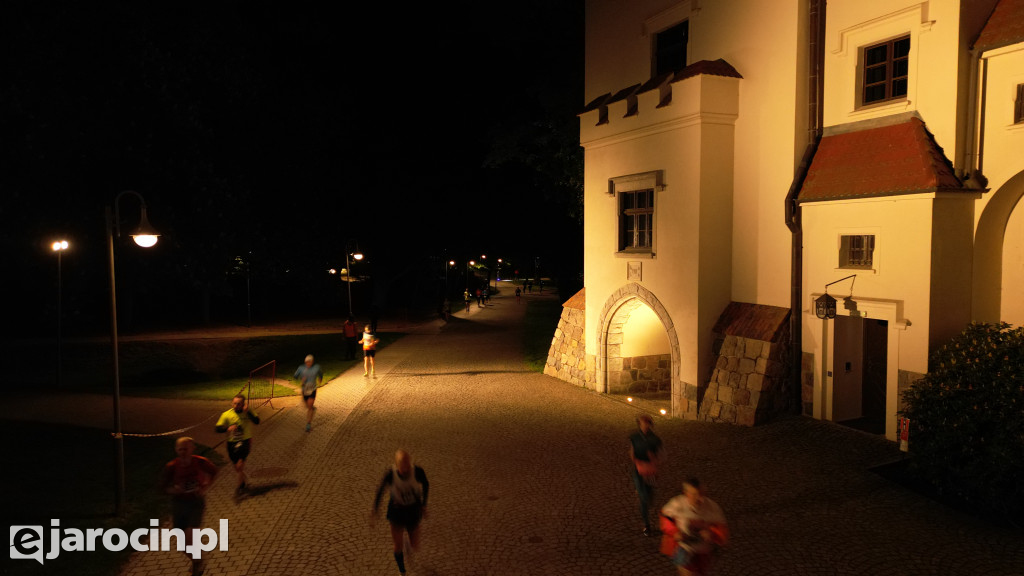 RockRun jarocin 2025 - start nocnego półmaratonu z drona
