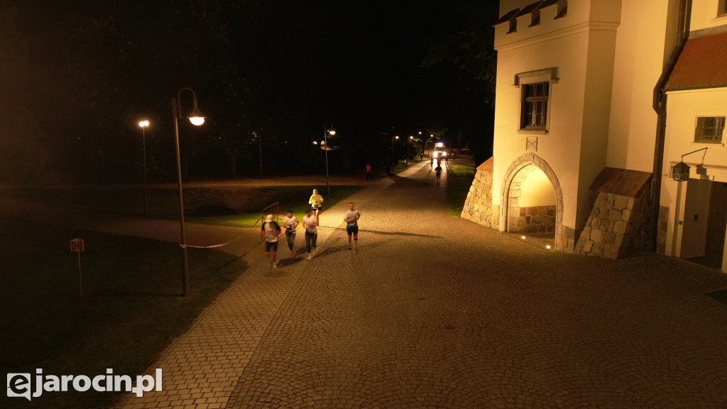RockRun jarocin 2025 - start nocnego półmaratonu z drona